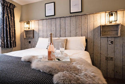 Seven Sisters walk with 2 Night Stop Over in Lodge with HotTub 🔥 31st May - 2nd June