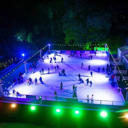 Sunday 13th December 🎅🏼   Christmas Collection 🎄     Warwick Castle & Light Trail ✨