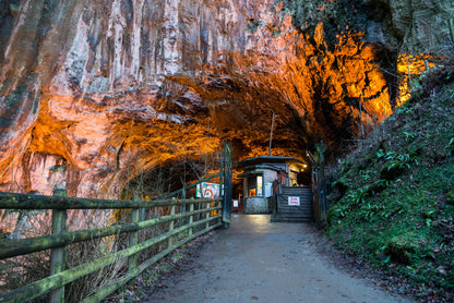 Christmas at Castleton with option to do 5 Mile Mod Circular via Mam Tor & Caves - Saturday 6th December